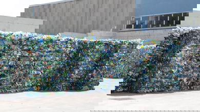 Blockchain-based platform now enables transparency across trash logistics (Photo: Shutterstock)