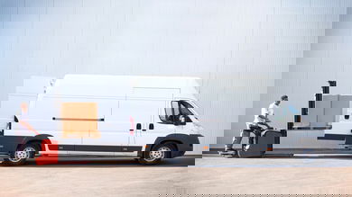TUYA helps businesses connect with delivery partners for same-day express delivery (Photo: Shutterstock)