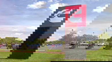 Cummins signage
