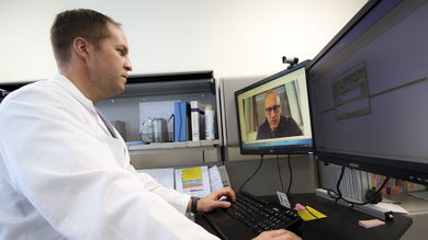 A U.S. Air Force surgeon conducts a virtual health appointment. (Photo: Department of Defense/Marcy Sanchez )