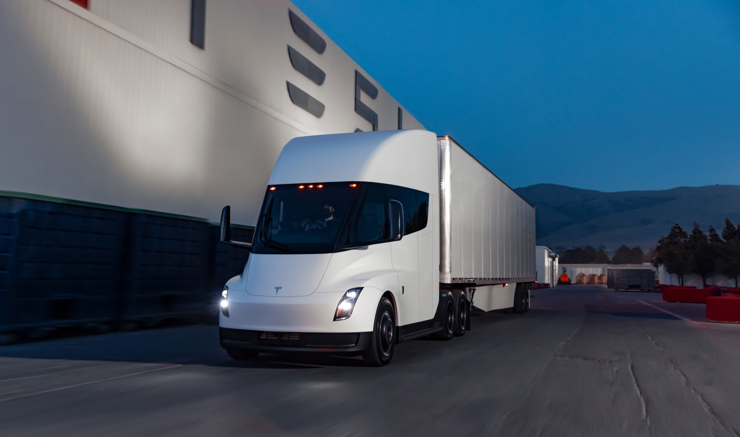 Tesla says mass production of electric Semi to begin in 2026 - FreightWaves