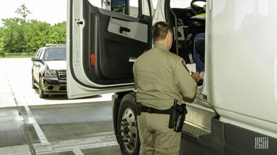 Law would codify out--of-service violations for English proficiency non-compliance. (Photo: Jim Allen/FreightWaves)