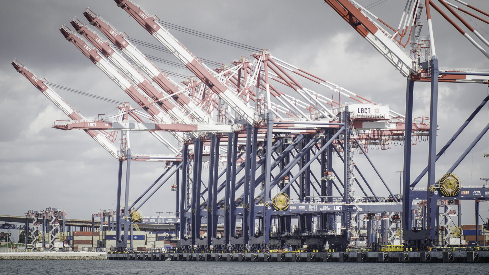 ZPMC cranes at Long Beach container terminal